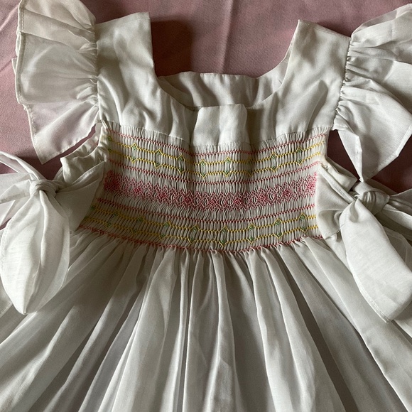 Pretty Vintage Girl’s Smocked Sundress with Side Ties - Picture 1 of 4